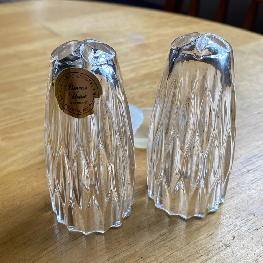 Princess House Highlights / Royal Highlights  Pair Salt & Pepper Shakers